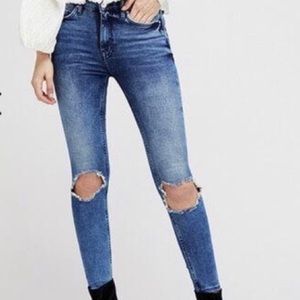 NWT Free People high waisted Busted Knee Jeans